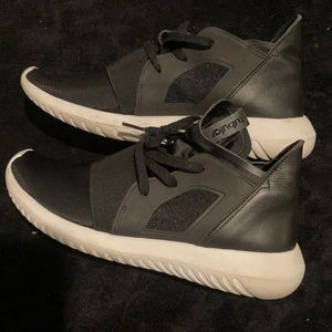 Adidas Tubular Sneakers